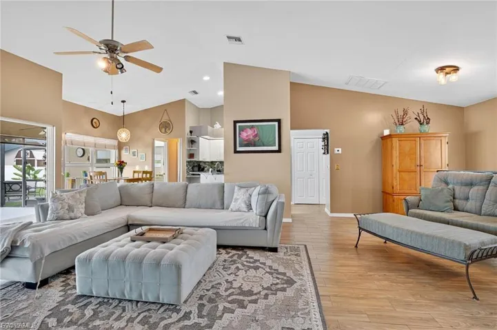 412 Se 13th Ave, Cape Coral, Florida 33990