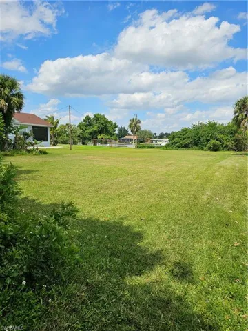 1302  Wendell  AVE, North Fort Myers, FL 33903