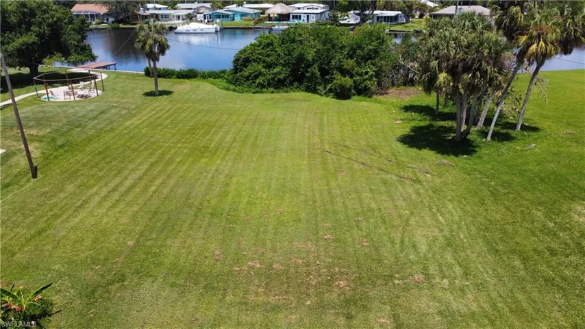 1302  Wendell  AVE, North Fort Myers, FL 33903
