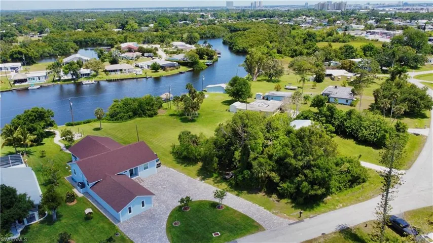 1302  Wendell  AVE, North Fort Myers, FL 33903
