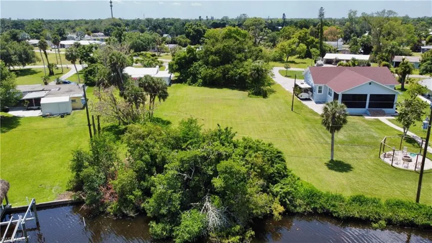 1302  Wendell  AVE, North Fort Myers, FL 33903