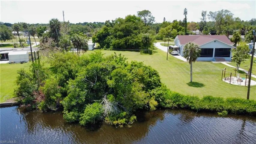 1302  Wendell  AVE, North Fort Myers, FL 33903