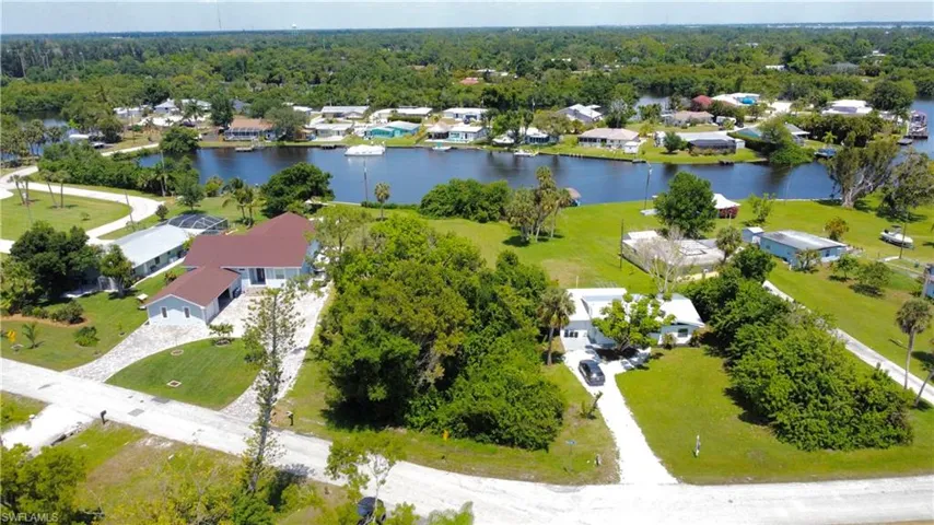 1302  Wendell  AVE, North Fort Myers, FL 33903