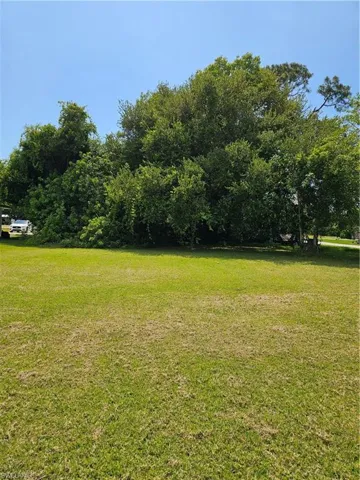 1302  Wendell  AVE, North Fort Myers, FL 33903