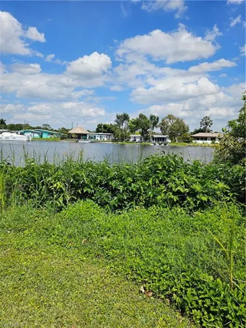 1302  Wendell  AVE, North Fort Myers, FL 33903
