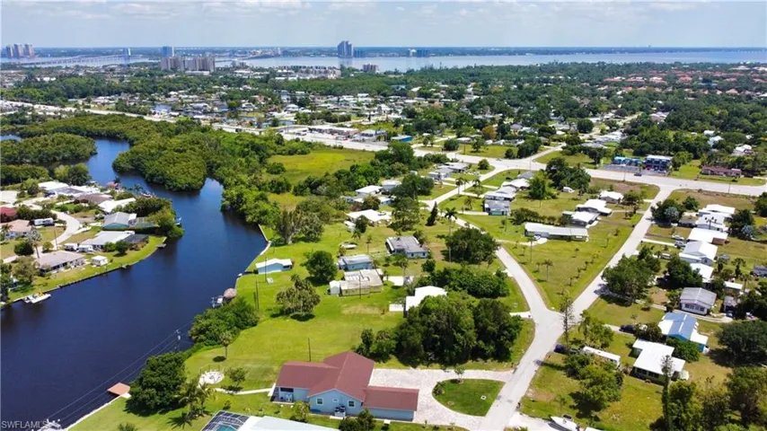1302  Wendell  AVE, North Fort Myers, FL 33903