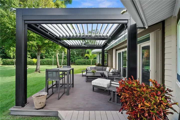 Outdoor dining and relaxing