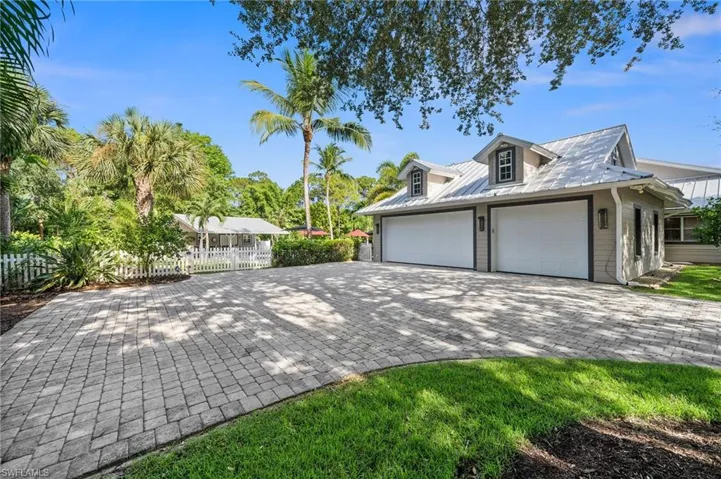 3+ garage with side loading area