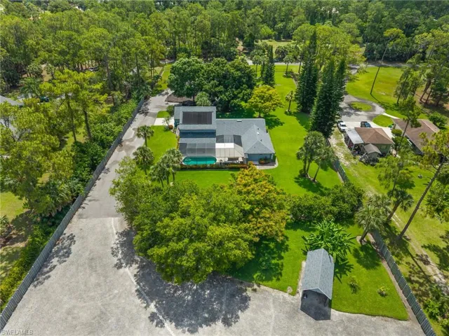 201 Perkins Dr, Naples, Florida 34119