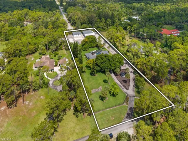 201 Perkins Dr, Naples, Florida 34119