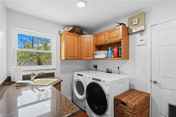 201 Perkins Dr, Naples, Florida 34119