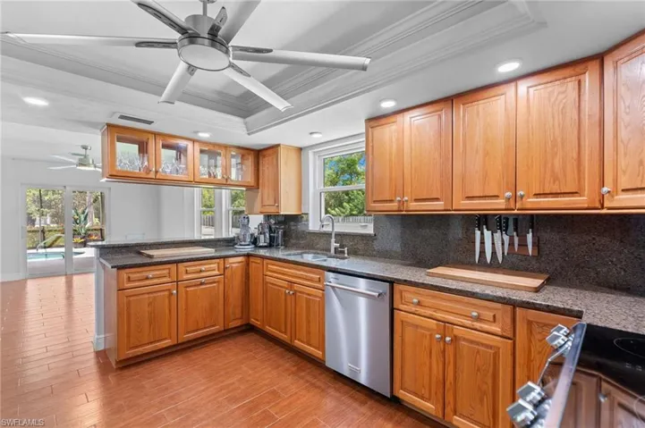 201 Perkins Dr, Naples, Florida 34119
