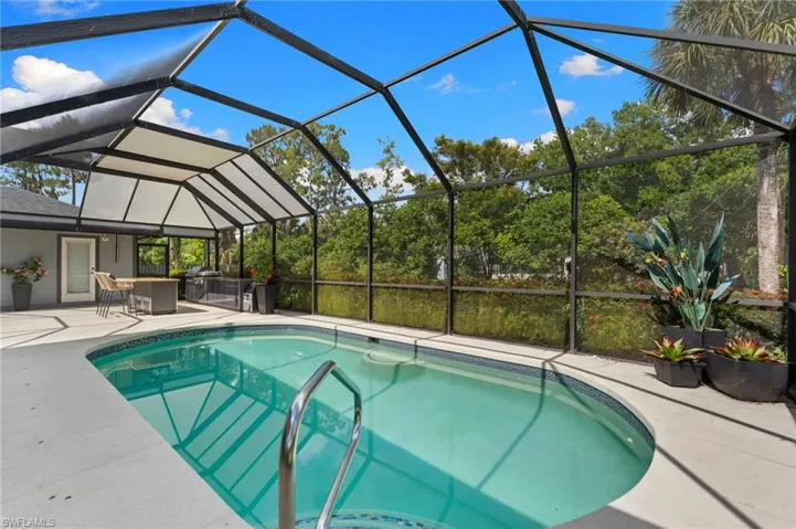 201 Perkins Dr, Naples, Florida 34119