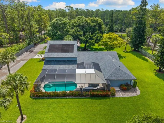 201 Perkins Dr, Naples, Florida 34119
