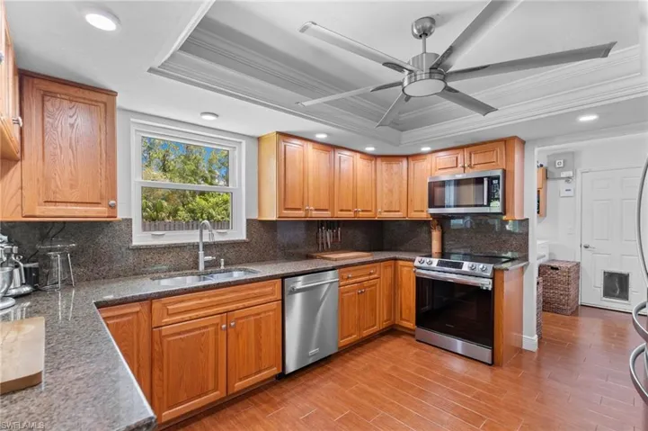 201 Perkins Dr, Naples, Florida 34119