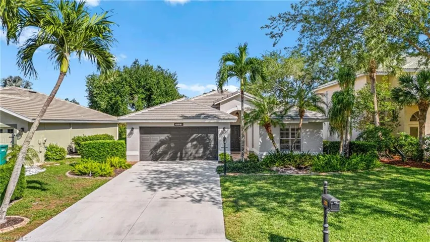 2325  Heritage Greens  DR, Naples, FL 34119