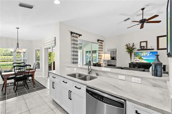 2325  Heritage Greens  DR, Naples, FL 34119