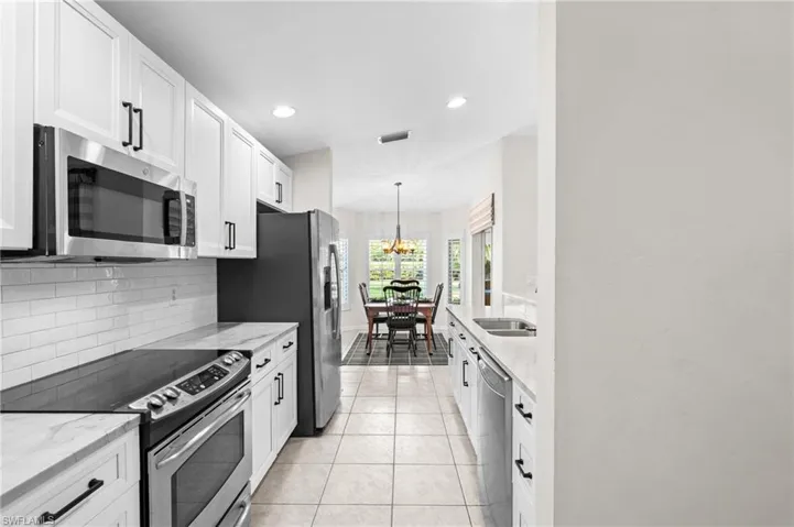 2325  Heritage Greens  DR, Naples, FL 34119