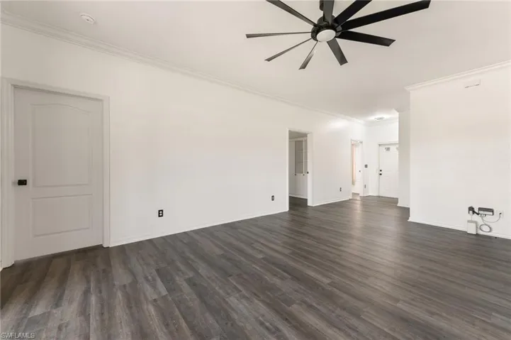 223 Stanhope Cir, Naples, Florida 34104