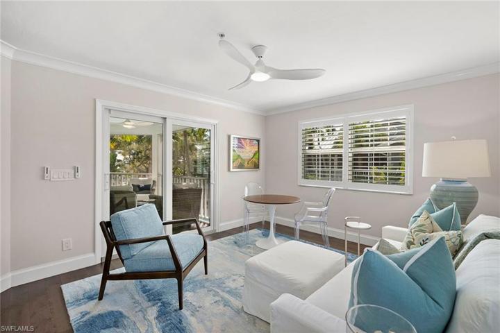376  3rd S ST, Naples, FL 34102