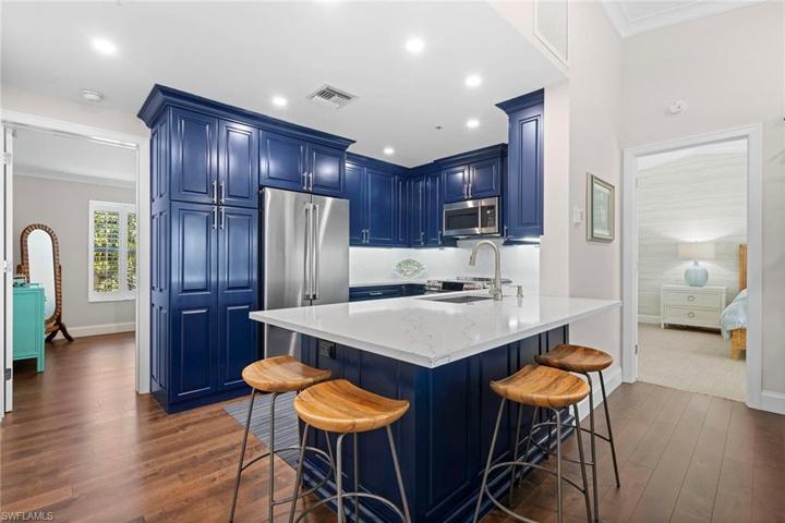376  3rd S ST, Naples, FL 34102