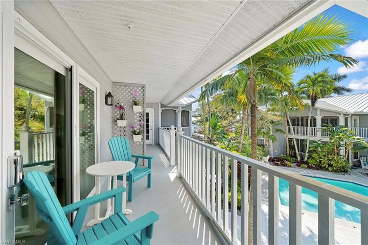 376  3rd S ST, Naples, FL 34102