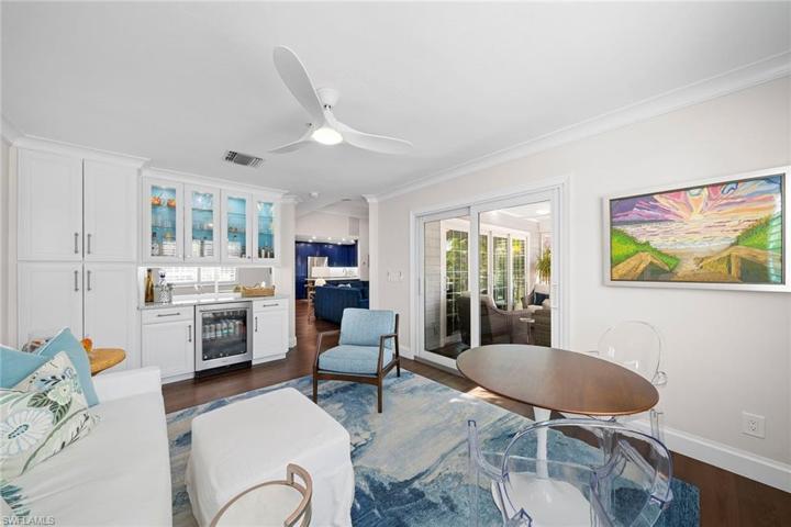376  3rd S ST, Naples, FL 34102