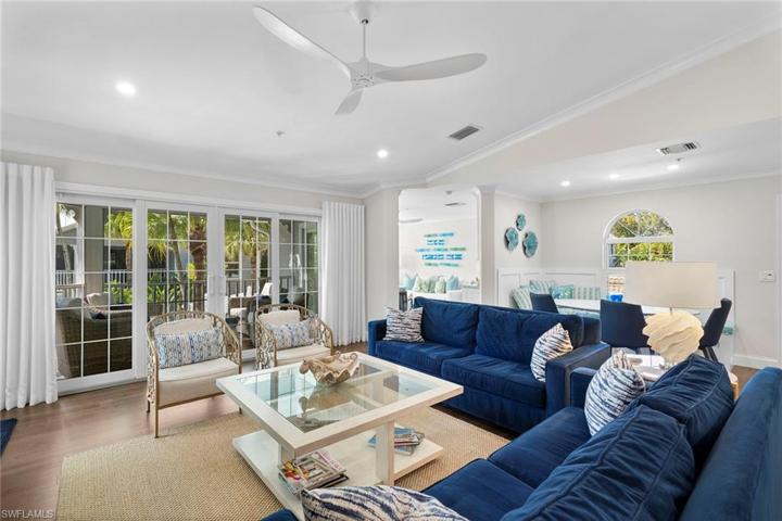 376  3rd S ST, Naples, FL 34102