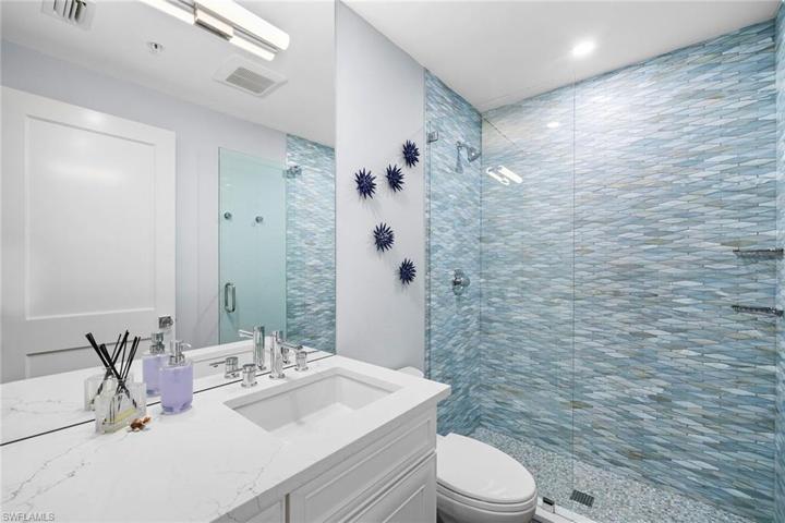 376  3rd S ST, Naples, FL 34102