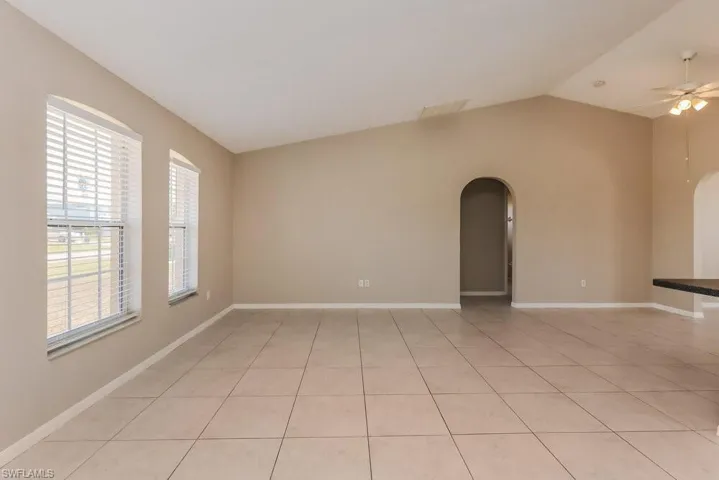 2210 Se 15th St, Cape Coral, Florida 33990