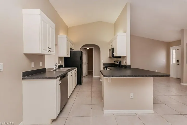2210 Se 15th St, Cape Coral, Florida 33990