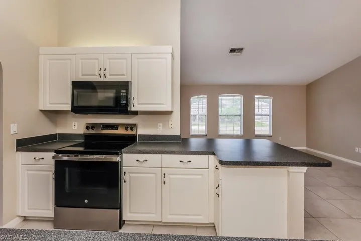 2210 Se 15th St, Cape Coral, Florida 33990