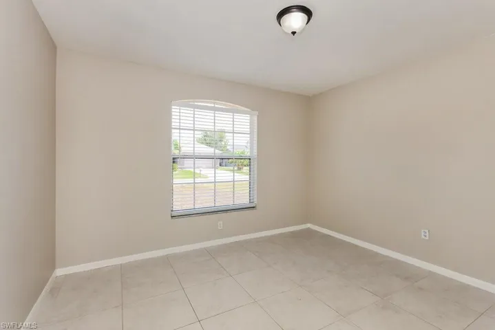 2210 Se 15th St, Cape Coral, Florida 33990