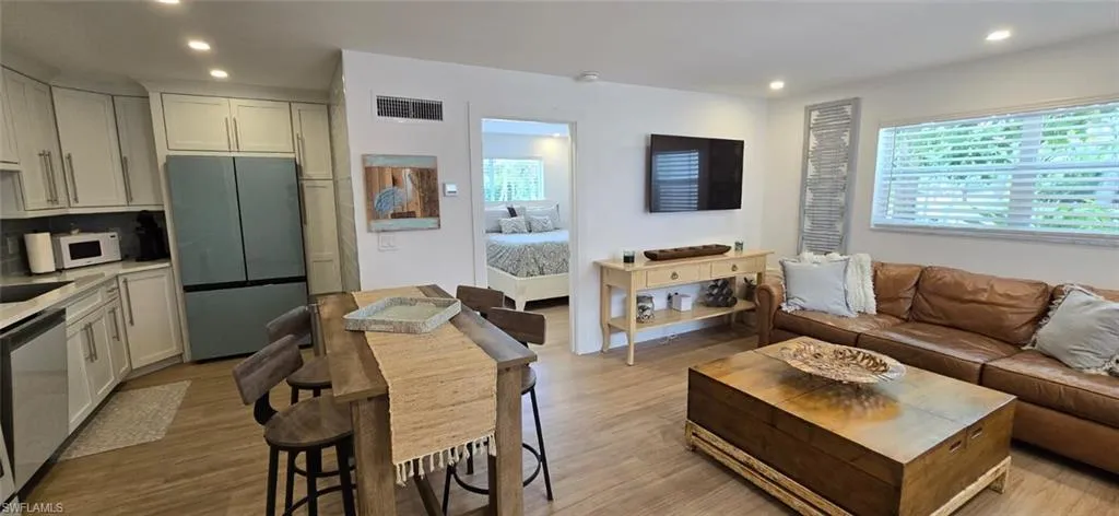 780 10th Ave S 1, Naples, Florida 34102