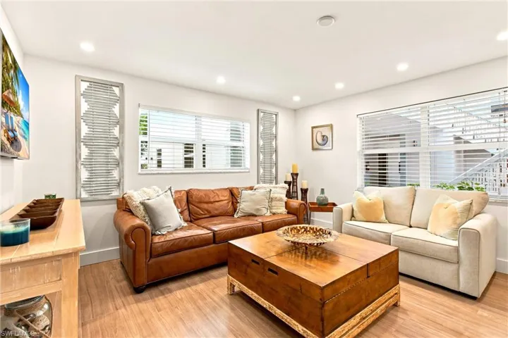 780 10th Ave S 1, Naples, Florida 34102