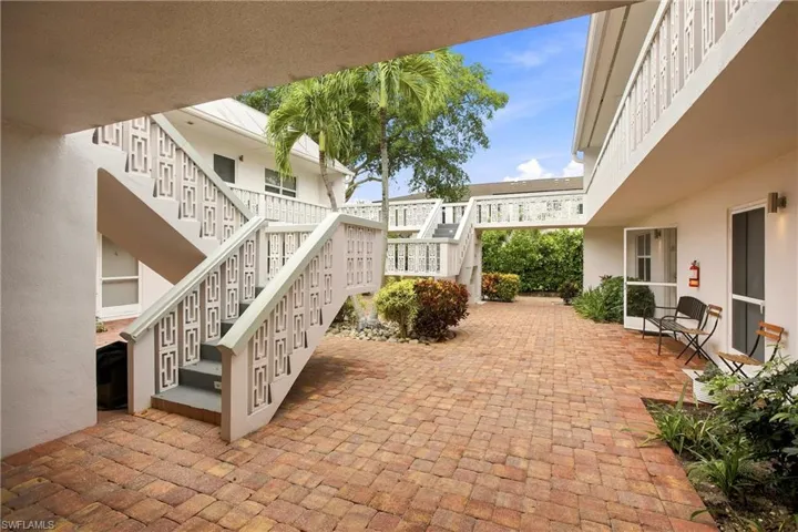 780 10th Ave S 1, Naples, Florida 34102