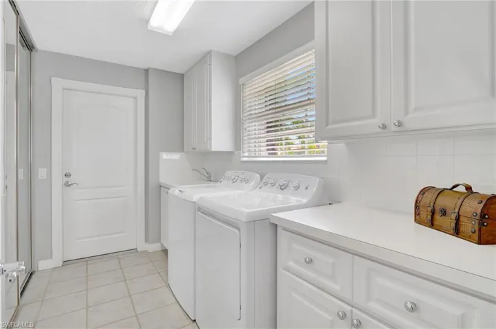 4836  San Carlo  CT, Naples, FL 34109