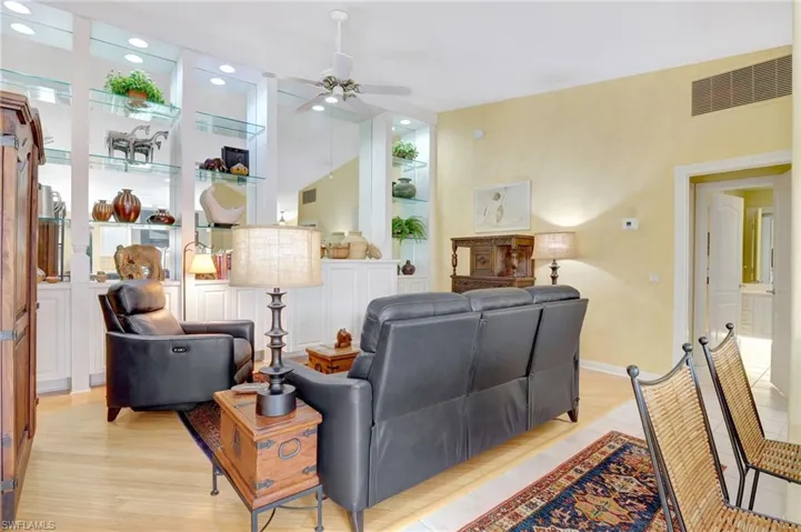 4836  San Carlo  CT, Naples, FL 34109