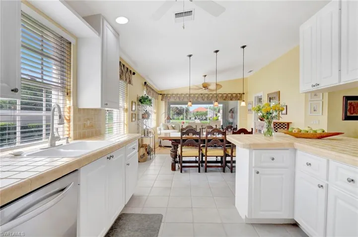 4836  San Carlo  CT, Naples, FL 34109