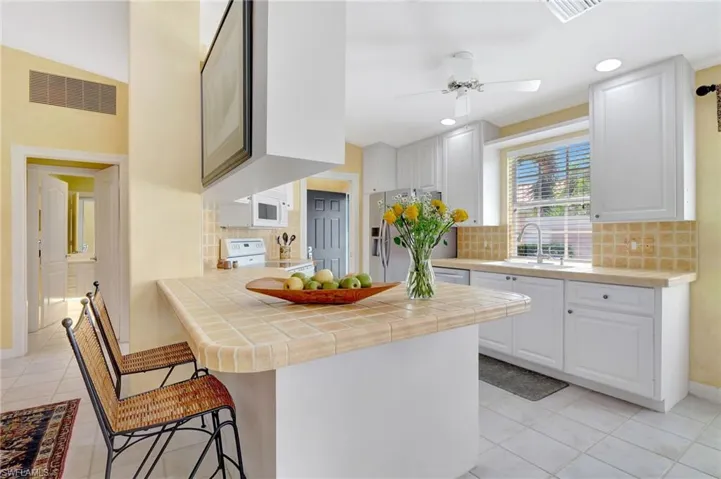 4836  San Carlo  CT, Naples, FL 34109