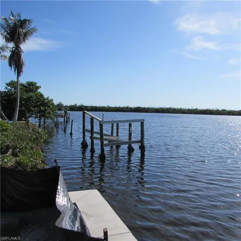4748 Pine Island Rd Nw, Matlacha, Florida 33993