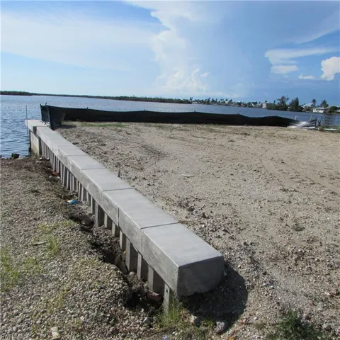 4748 Pine Island Rd Nw, Matlacha, Florida 33993