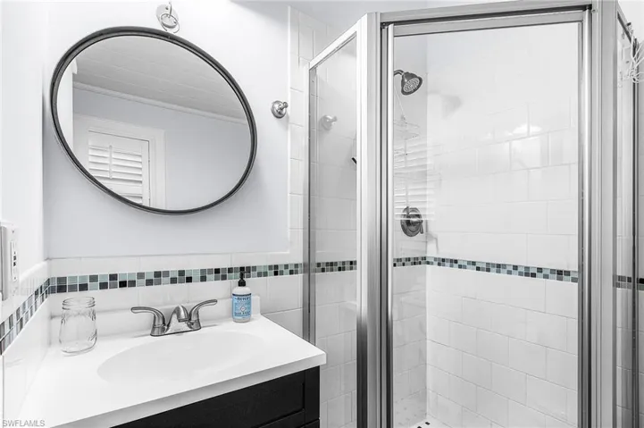 Guest Ensuite bath for upstairs guest bedroom.