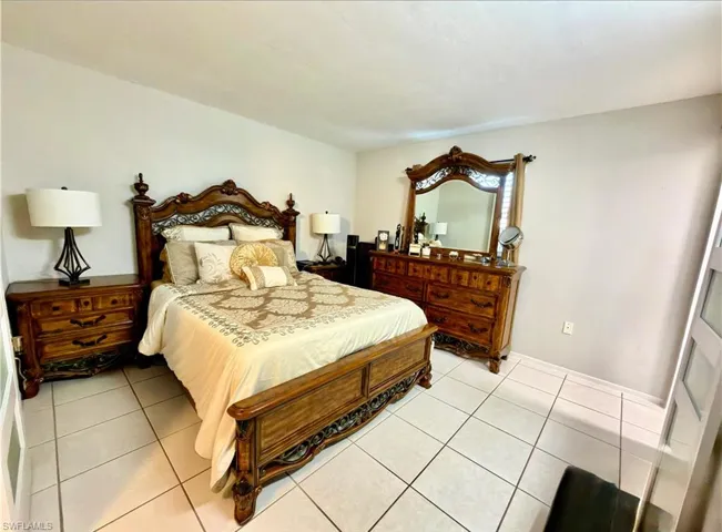 1104 SE 8th  ST, Cape Coral, FL 33990