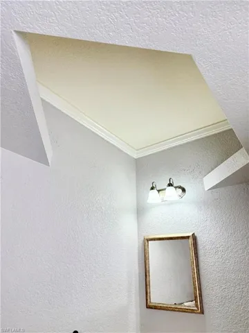 Interior details with ornamental molding