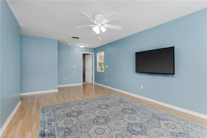 Extra common area upstairs