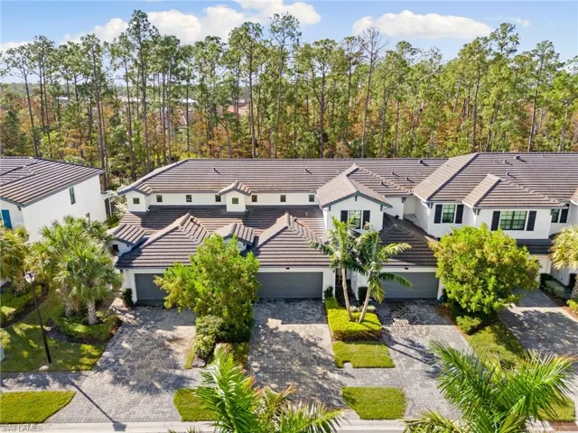 7328  Rockefeller  DR, Naples, FL 34119