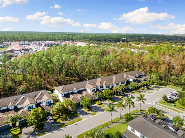 7328  Rockefeller  DR, Naples, FL 34119