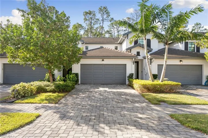 7328  Rockefeller  DR, Naples, FL 34119