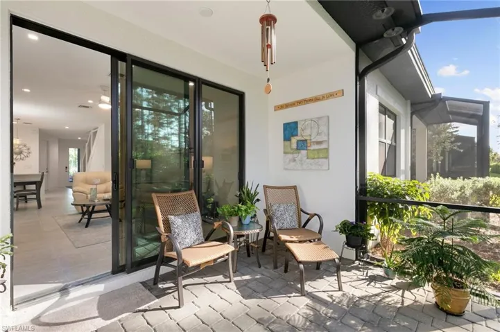7328  Rockefeller  DR, Naples, FL 34119